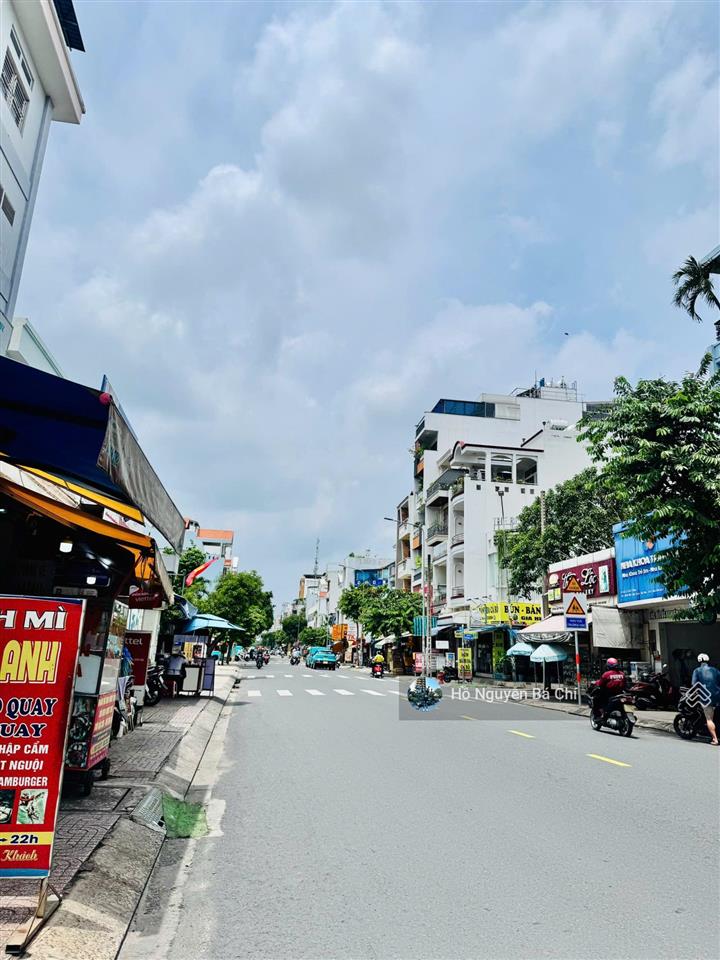 Mặt tiền kinh doanh độc lập  đối diện trường phan bội châu dt 4x17m (lửng lầu)  14 tỷ tl