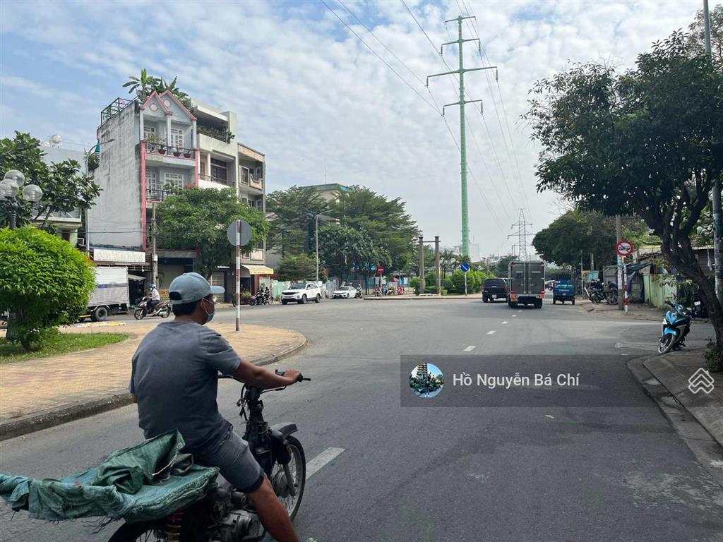 Khu công viên hẻm nhựa 6m nguyễn thế truyện  dt 4,5x13m (2 lầu st)  giá 8,8 tỷ
