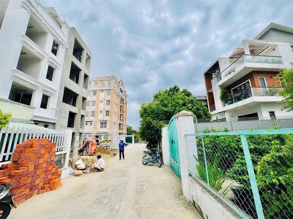 Lô góc hẻm 526 phạm văn đồng, thủ đức