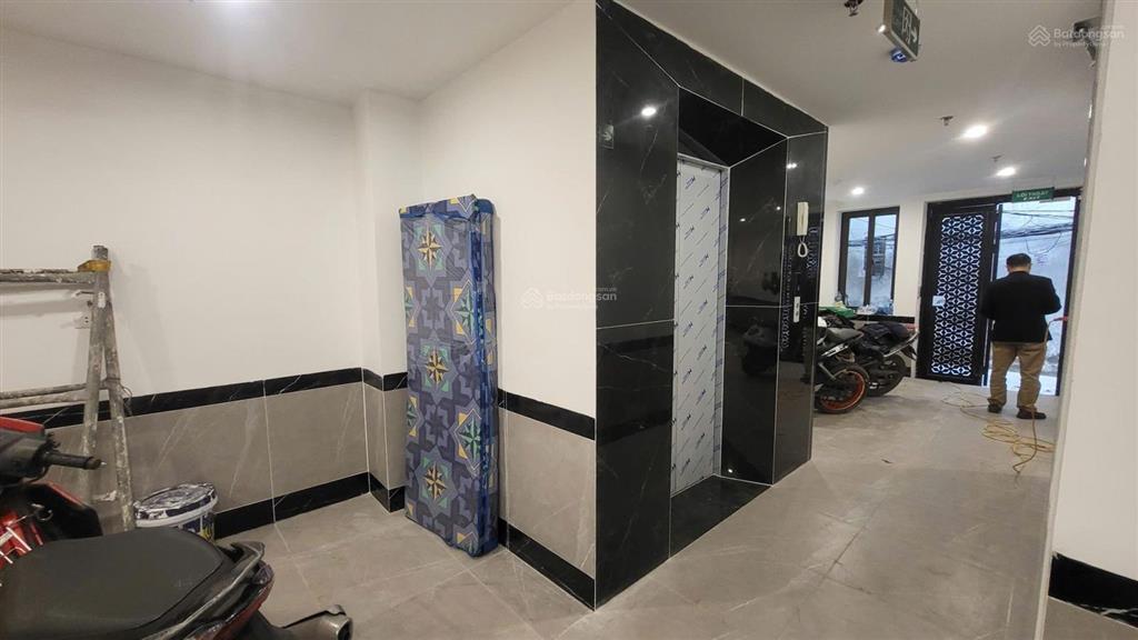 Chủ mót bán giảm chào 2 tỷ = giá chào mới 22.5 tỷ cho toà ccmn nhà 18 phòng khép kín thang máy