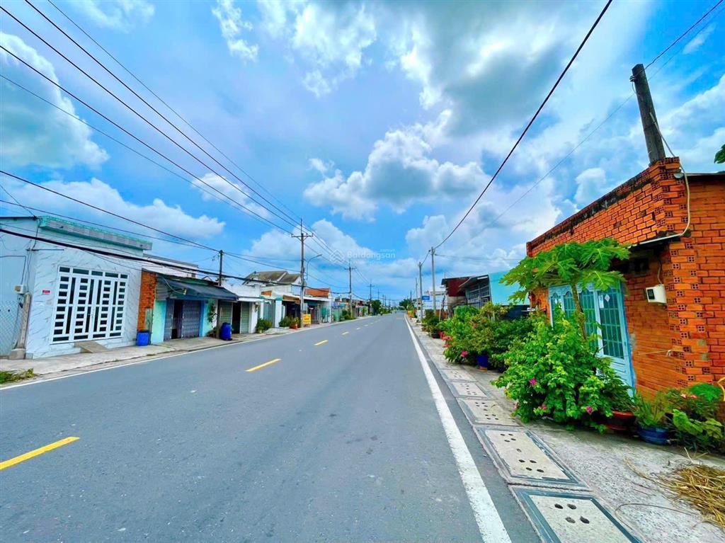 Bán đất tại đường tỉnh lộ 7, 5,5 tỷ, 295 m2, pháp lý đầy đủ, hướng tây, mặt tiền 5m