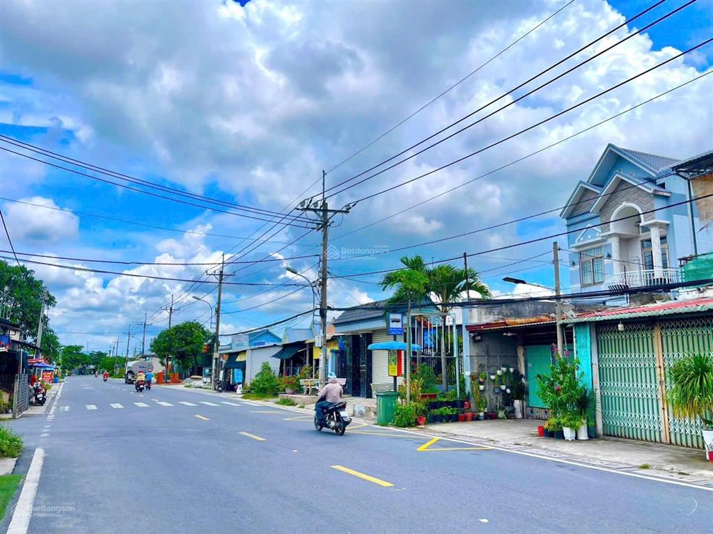 Bán đất tại đường tỉnh lộ 7, 5,5 tỷ, 295 m2, pháp lý đầy đủ, hướng tây, mặt tiền 5m