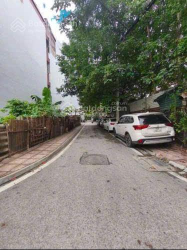 Cần bán gấp, đường đức giang, phường việt hưng, mt 6,5 đường trước nhà 2,7m giá chỉ 21.5 tỉ. hot!