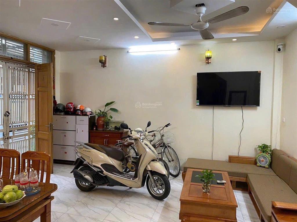 Hiếm! còn duy nhất 01 nhà ở phan đình giótgần chợ bông đỏla khê nhà 5t35m gần bãi đỗ ôtô,kd tốt