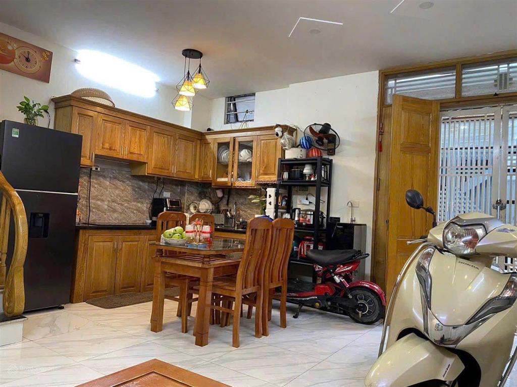 Hiếm! còn duy nhất 01 nhà ở phan đình giótgần chợ bông đỏla khê nhà 5t35m gần bãi đỗ ôtô,kd tốt