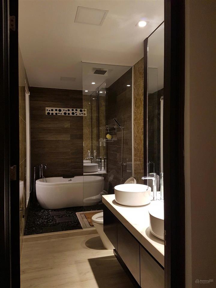 Bán nhà 3 mặt tiền đường tân hóa, 3 lầu&áp mái  shophouse, gara, hồ bơi, giá giảm mạnh 13,9 tỷ