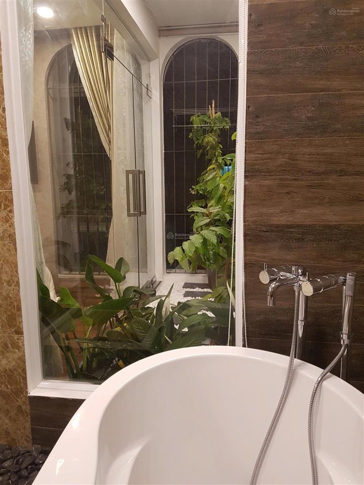 Bán nhà 3 mặt tiền đường tân hóa, 3 lầu&áp mái  shophouse, gara, hồ bơi, giá giảm mạnh 13,9 tỷ