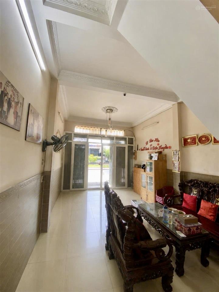 Tân phú  mtkd sầm uất lê thúc hoạch  40m2  4 tầng  giá chỉ 9t3