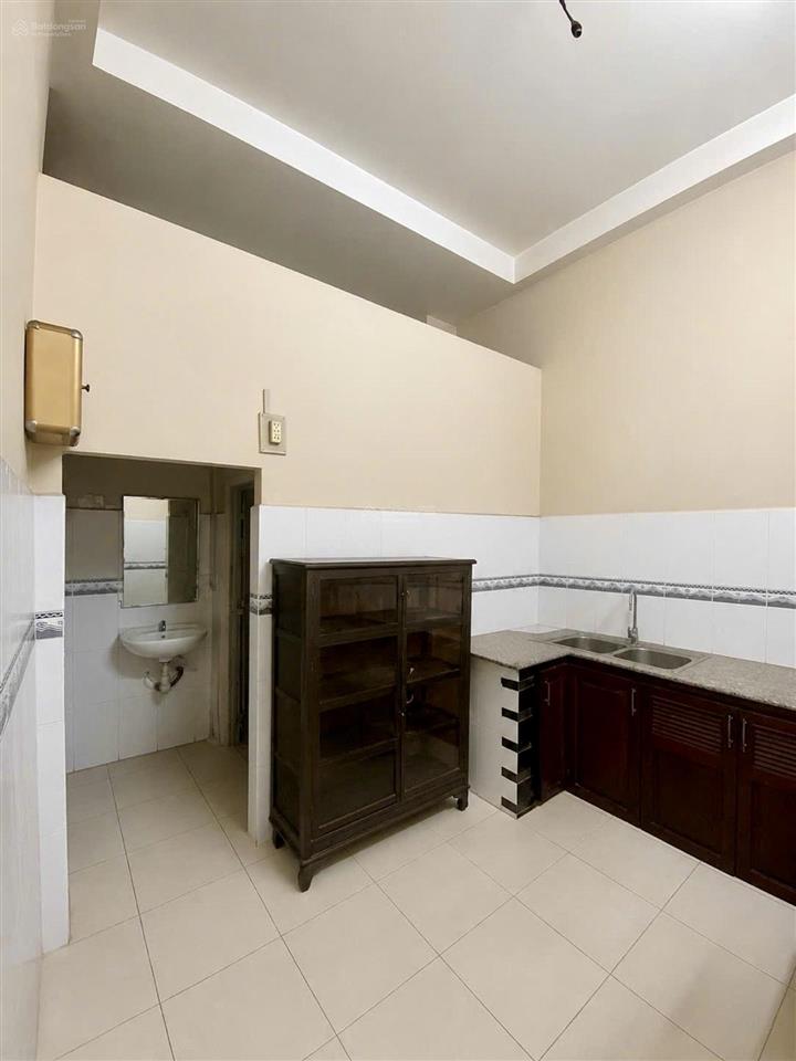 Tân phú  mtkd sầm uất lê thúc hoạch  40m2  4 tầng  giá chỉ 9t3