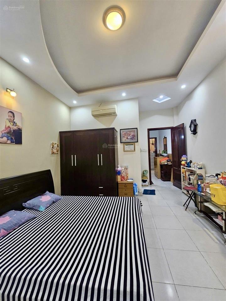 Tân bình cmt8  nhà mới 4 tầng đẹp lung linh 4tầng  64m2  giá chỉ 13tỷ2