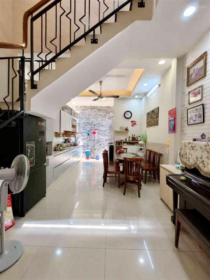 Tân phútân sơn nhì  hxh thông  kế công viên  56m2  3 tầng  giá chỉ 8t.ỷ3
