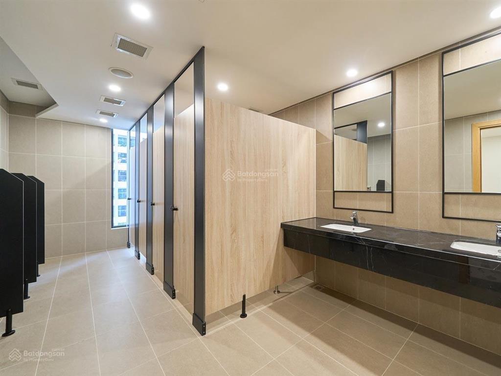 Chính chủ cho thuê văn phòng hạng a tại rox tower 136 hồ tùng mậu, dt 3000m2, giá chỉ 200k/m2