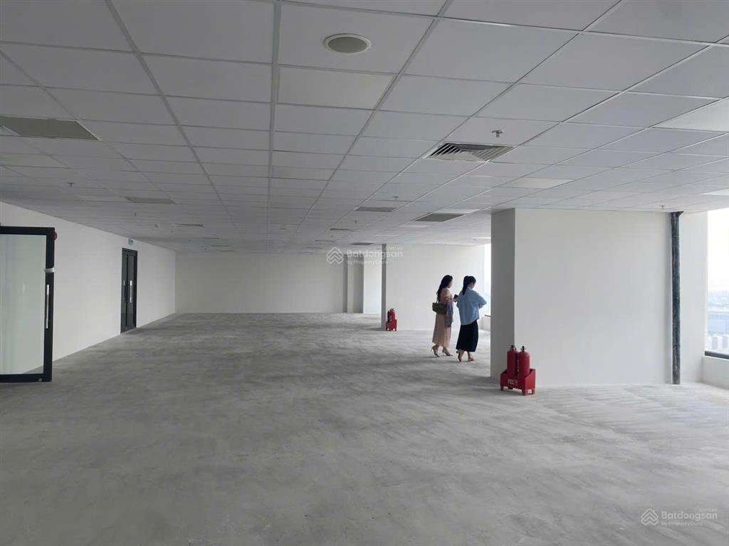 Cho thuê văn phòng mặt đường vũ phạm hàm  yên hòa, giá ưu đãi chỉ 150 nghìn/m2/th