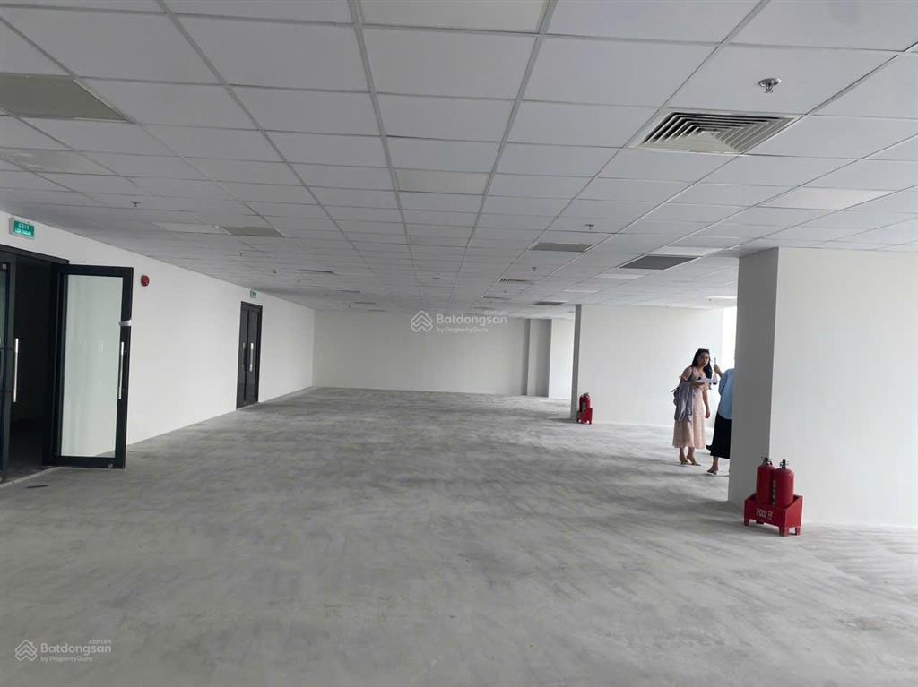 Cho thuê văn phòng mặt đường vũ phạm hàm  yên hòa, giá ưu đãi chỉ 150 nghìn/m2/th