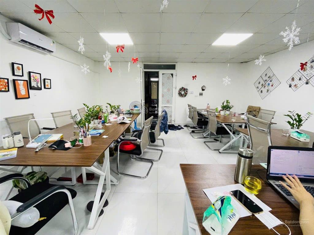 Chính chủ cho thuê văn phòng 200m² mặt phố, giá chỉ 170.000đ/m²/tháng