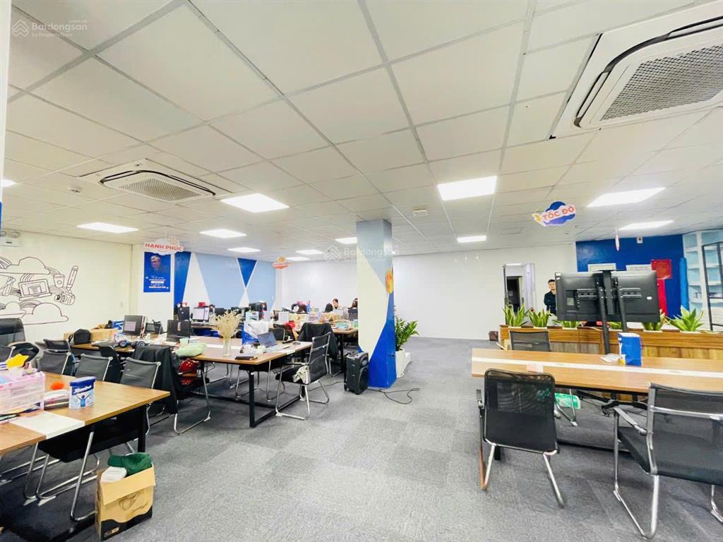 Chính chủ cho thuê văn phòng 200m² mặt phố, giá chỉ 170.000đ/m²/tháng