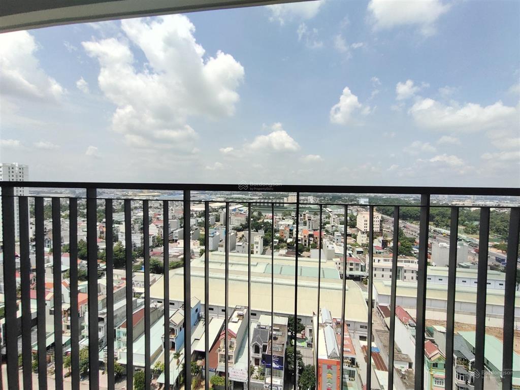 Bán lỗ căn hộ charm city 2pn 2wc 70m chỉ 2,408 tỷ cạnh vincom dĩ an, bao ra sổ