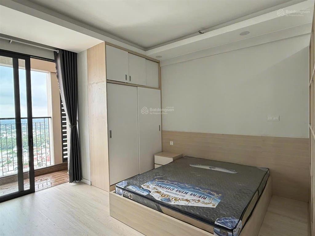 Bán cc tại opal skyline, 1,4 tỷ sẵn sổ 40m2, studio 1pn + 1wc, có ban công