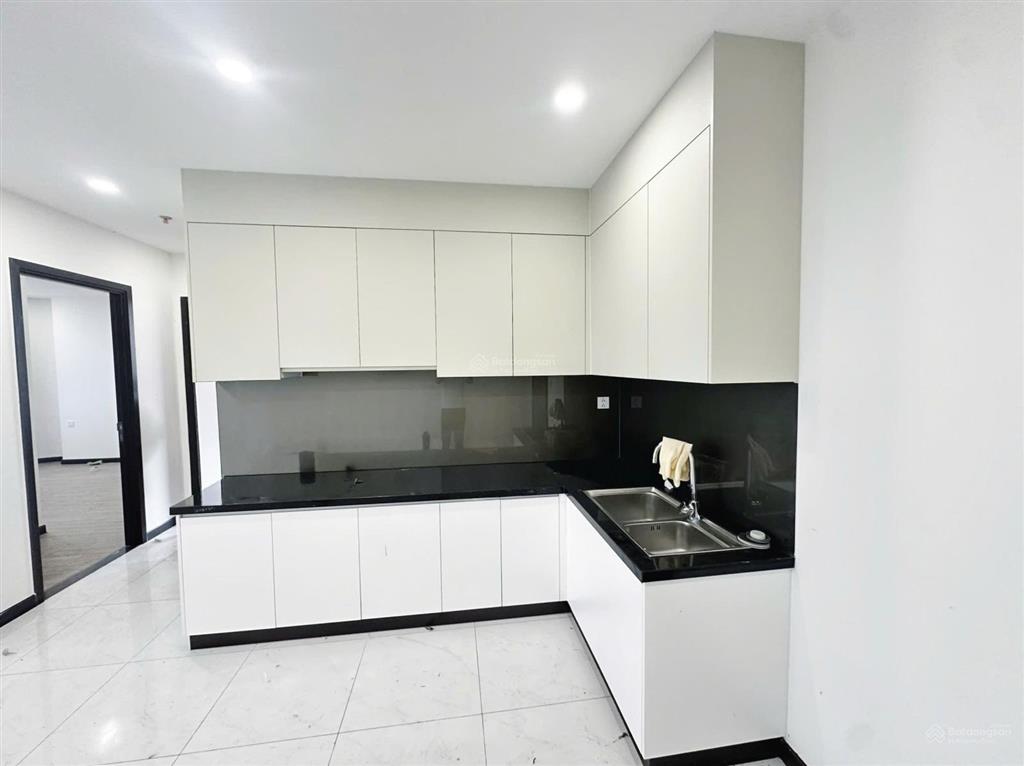 Bán gấp 2pn 2wc 80m chung cư c sky view 2,19 tỷ full vat + bao sổ, đang có sẵn hợp đồng thuê