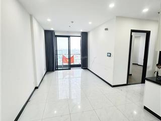Bán gấp 2pn 2wc 80m chung cư c sky view 2,19 tỷ full vat + bao sổ, đang có sẵn hợp đồng thuê