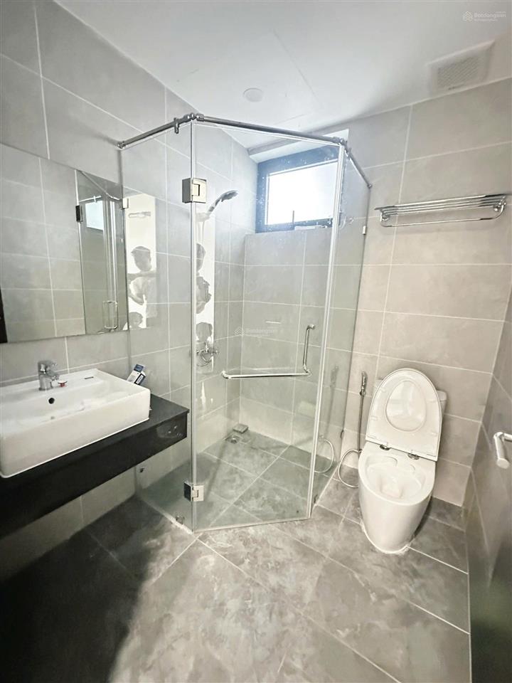 Bán gấp 2pn 2wc 80m chung cư c sky view 2,19 tỷ full vat + bao sổ, đang có sẵn hợp đồng thuê