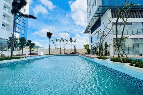 Cần bán căn hộ 1pn 1wc full nt chung cư c sky view 1.85 tỷ full vat + bao sổ, view đẹp