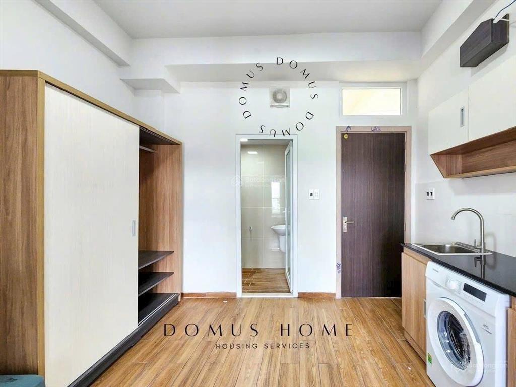 Căn hộ 1 phòng ngủ ban công full nội thất, qua quận 1, quận 7, quận 8 chỉ 5 phút