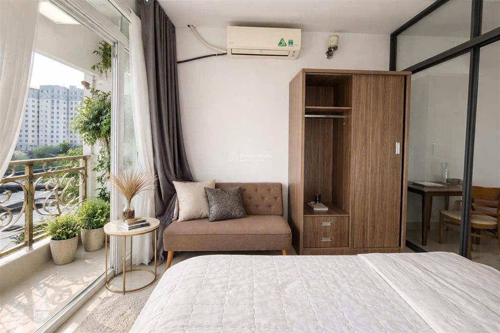 Căn hộ ban công đường nguyễn khoái, full nội thất, vị trí trung tâm tiện di chuyển quận 1, quận 8