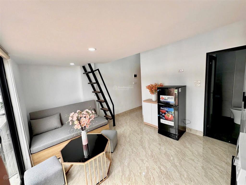 Căn hộ duplex ban công đường 3/2, gần vạn hạnh mall, tiện di chuyển quận 1, quận 3, quận 5