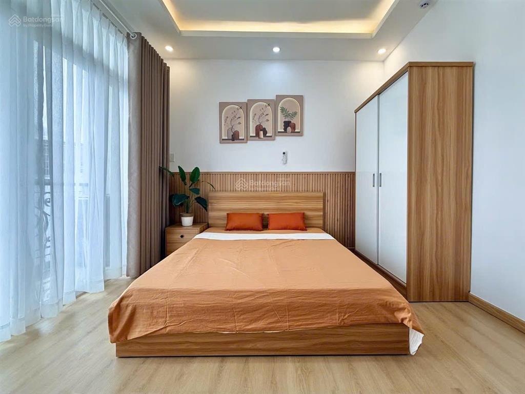 Căn hộ 1 phòng ngủ ban công xóm chiếu, vị trí trung tâm gần bến nhà rồng, phố nguyễn huệ