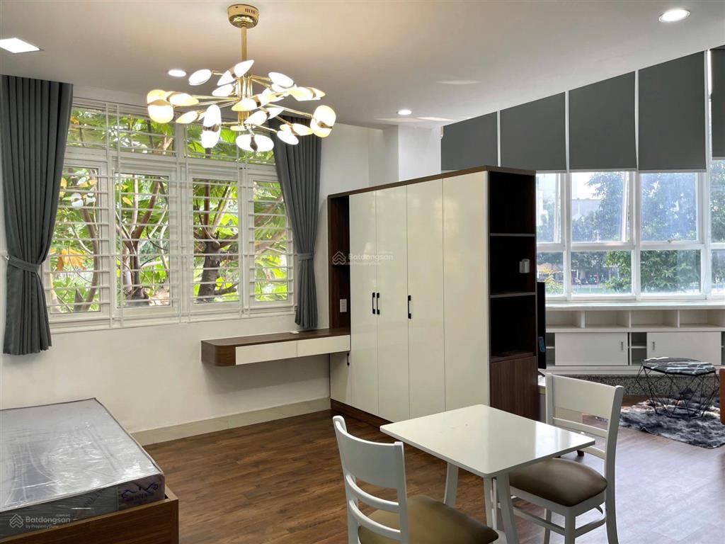 Căn hộ view bờ kè ngay trung tâm thành phố  chỉ 5 phút đến quận 1 & quận 3