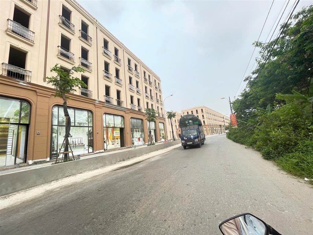 Hơn 2 tỷ đất dương quang gia lâm ô tô vào đất gần khu phú thị riverside