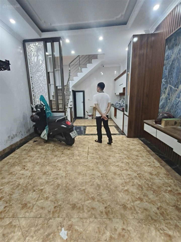Nhà thạch bàn ngõ nông 6 tầng 6 tỷ gần aeon và cầu vĩnh tuy
