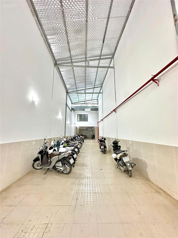 Bán tòa chdv mới xây 100% ngay ngã 4 bốn xã, 62 phòngdòng tiền 300tr/tháng,chính chủ đang vận hành