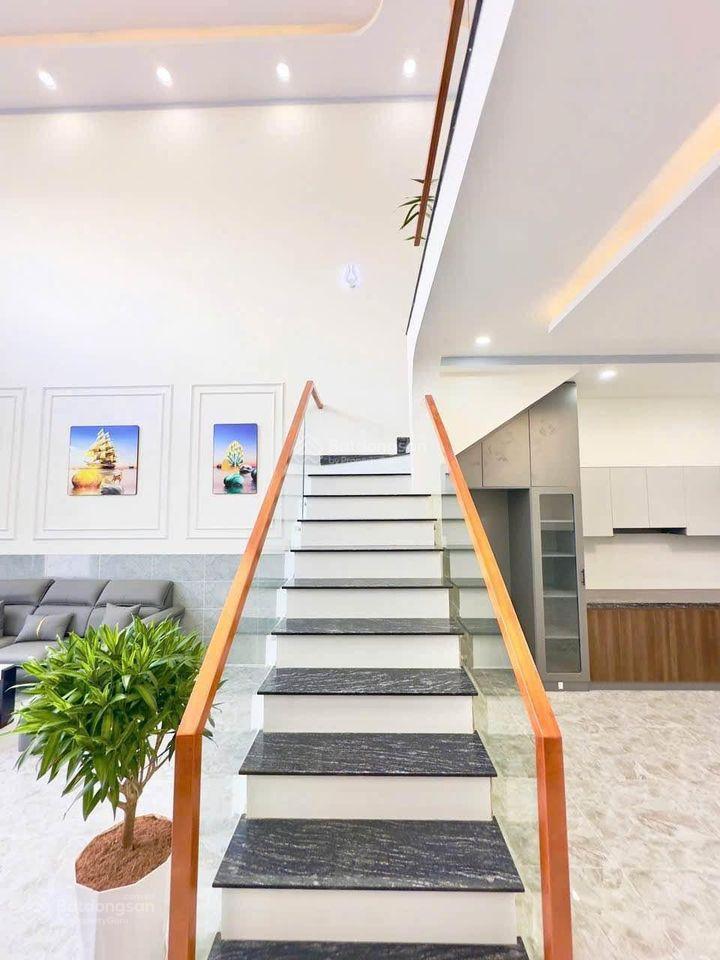 Chỉ 1 căn cuối nhà mới 100% giá chỉ 1.69 tỷ ngay trường tiểu học kim đồng, bhhb, quận bình tân, hcm