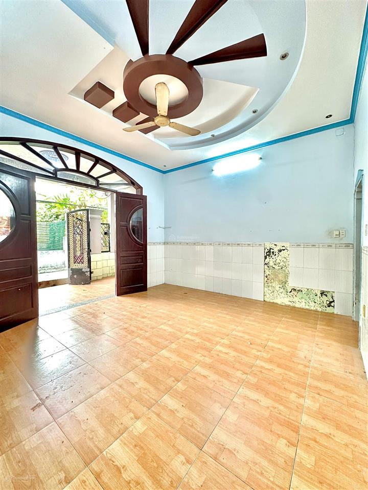 Chính chủ bán đất sổ hồng riêng full thổ cư ngay chợ bà hom,vay ngân hàng,xây dựng ngay,chỉ 2.55 tỷ
