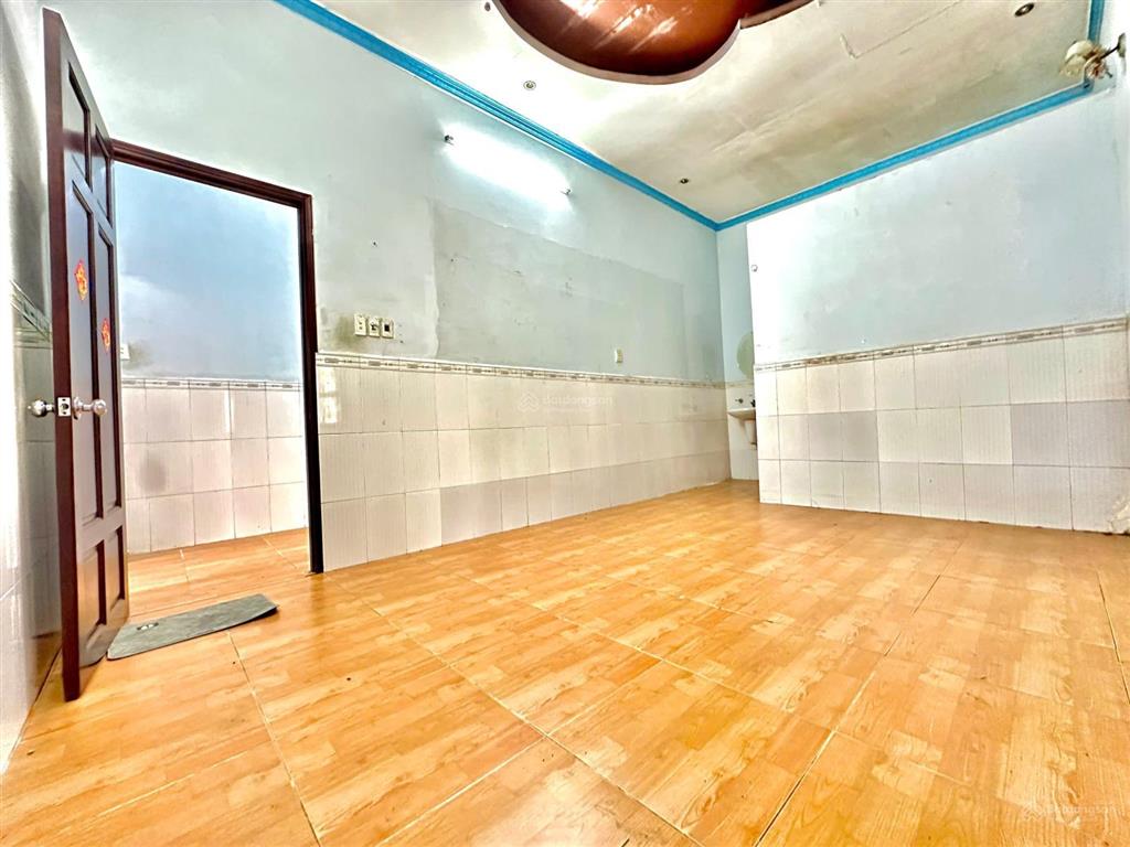 Chính chủ bán đất sổ hồng riêng full thổ cư ngay chợ bà hom,vay ngân hàng,xây dựng ngay,chỉ 2.55 tỷ