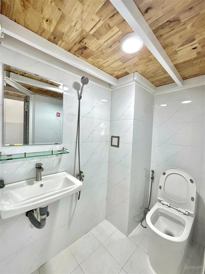 Bán tòa chdv 6 tầng full nội thất dòng tiền 190tr/th,ngay liên khu 45chợ bình thành kdc vĩnh lộc