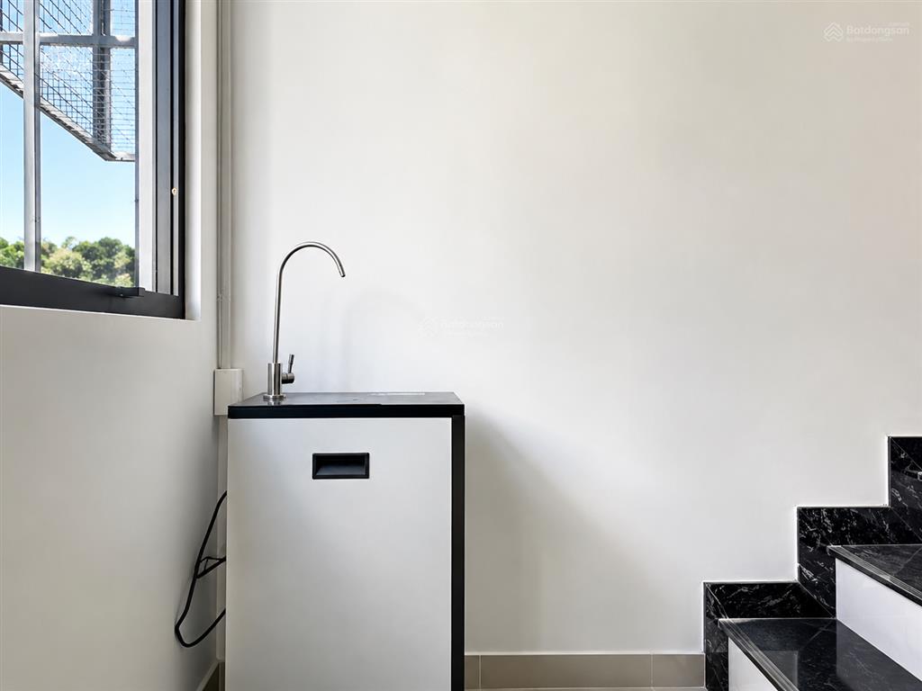 Bán tòa nhà chdv 2 mặt tiền, xây mới 100%, ngay kcn vĩnh lộc, dòng tiền 175triệu/tháng giá 21,8 tỷ