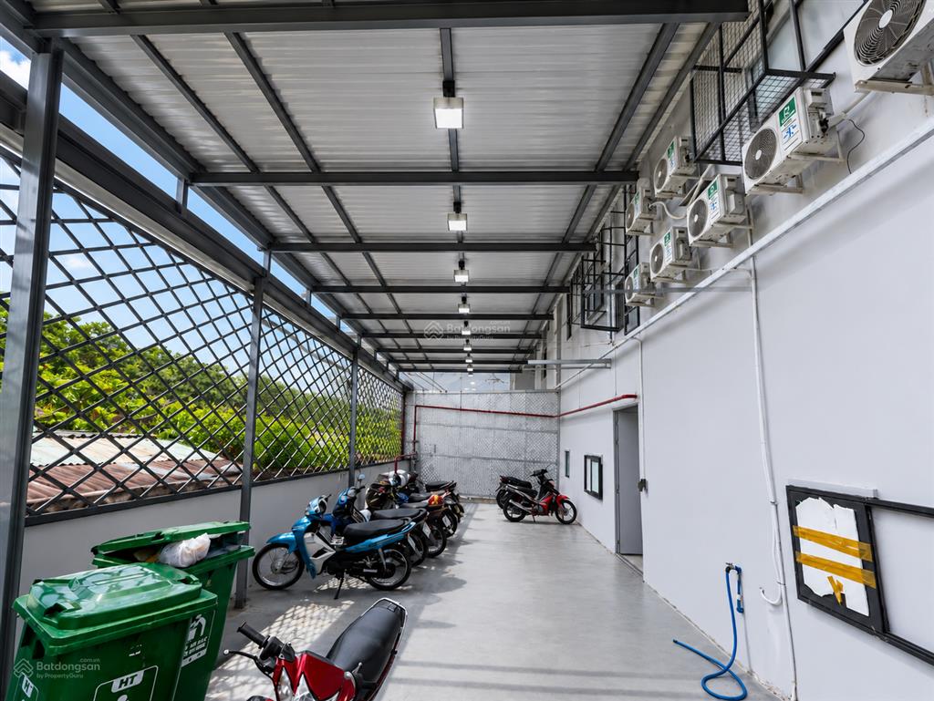 Bán tòa nhà chdv 2 mặt tiền, xây mới 100%, ngay kcn vĩnh lộc, dòng tiền 175triệu/tháng giá 21,8 tỷ