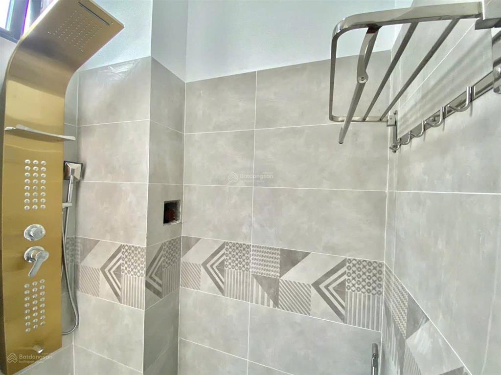 Chính chủ cần bán nhà mới 1trệt + 2lầu full thổ cư vị trí đẹp ngay liên chợ liên khu 56, bình tân