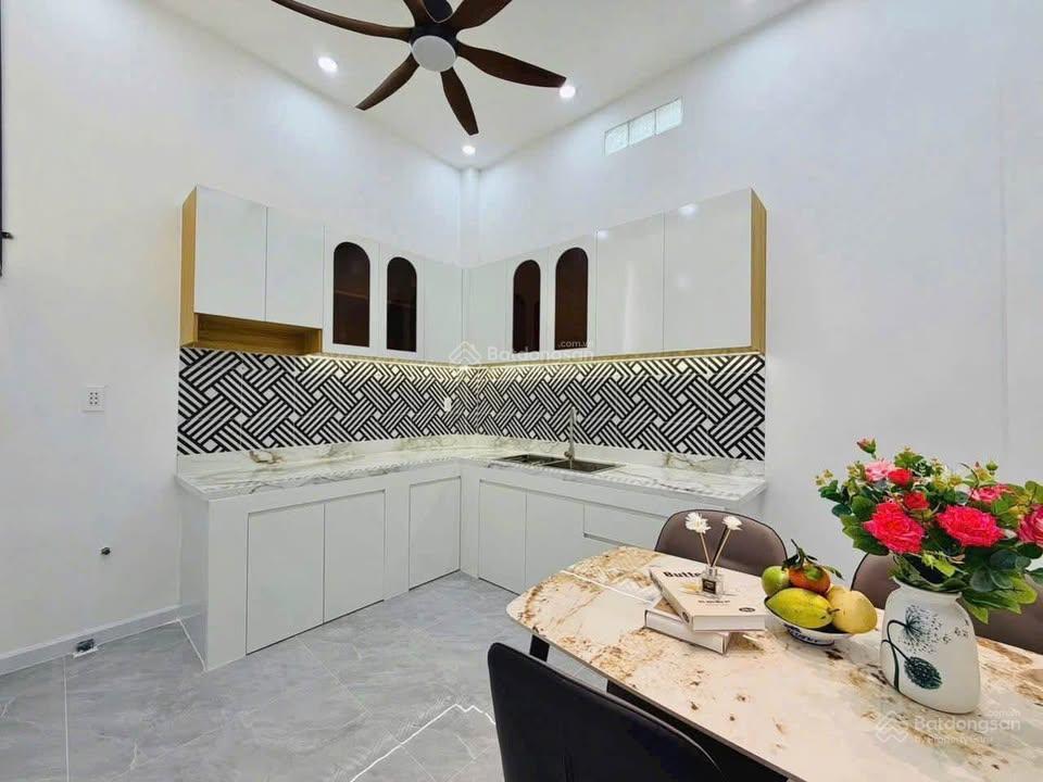 Bán nhà 2 tầng ngay tân hòa đông  giáp tân phú, 54m2, hxh 6m thông, giá chỉ nhỉnh 4 tỷ