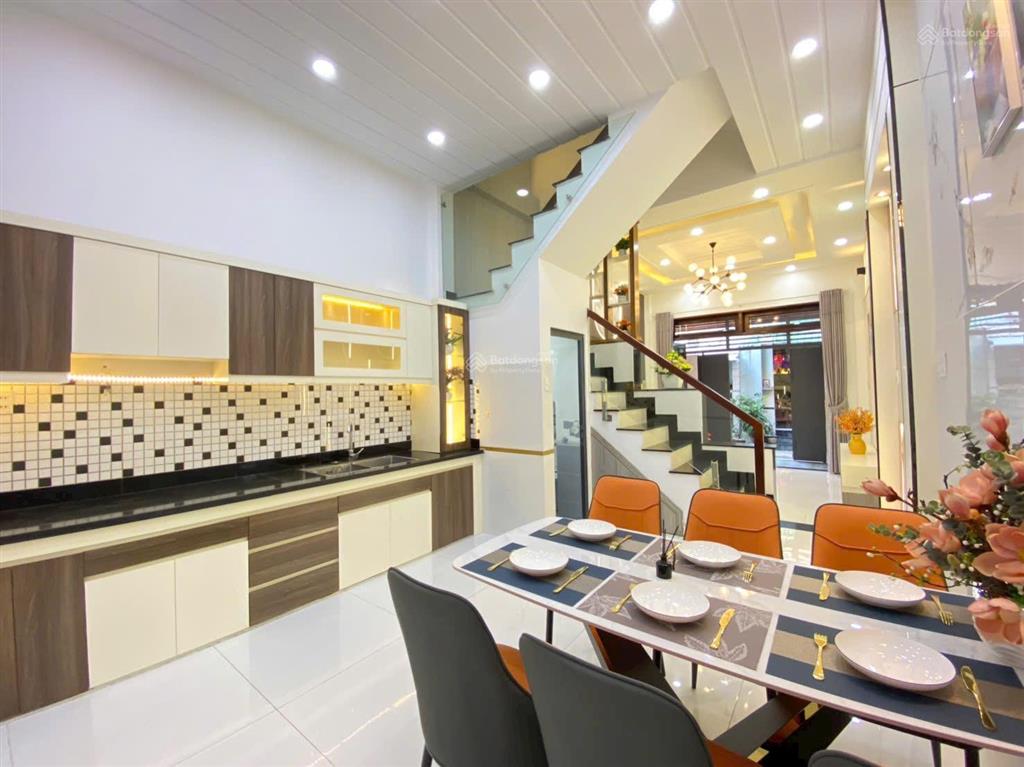 Lên sóng căn nhà 3 lầu full nội thất ngay ngã tư quang trung phan huy ích