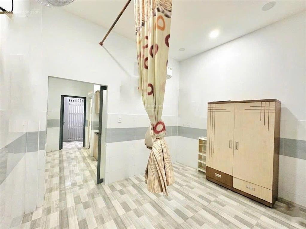 Bán nhà hẻm xe hơi 3 lâu ngay trung tâm p17 gv