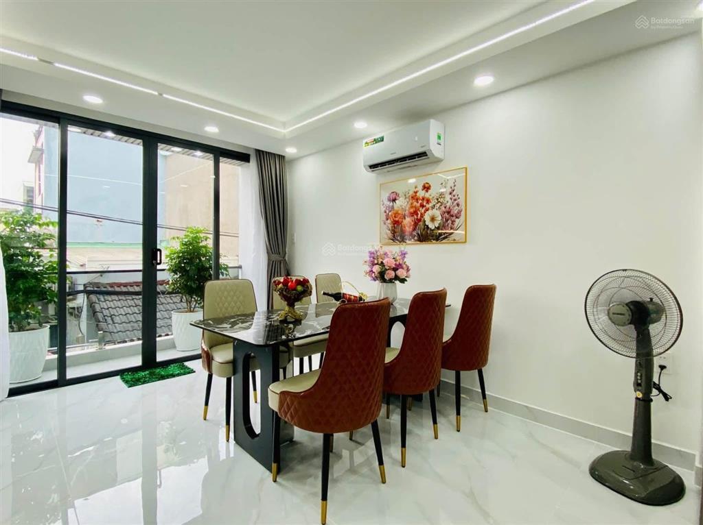 Lên sóng siêu phẩm 4 lầu thang máy ngay thống nhất p15 gv