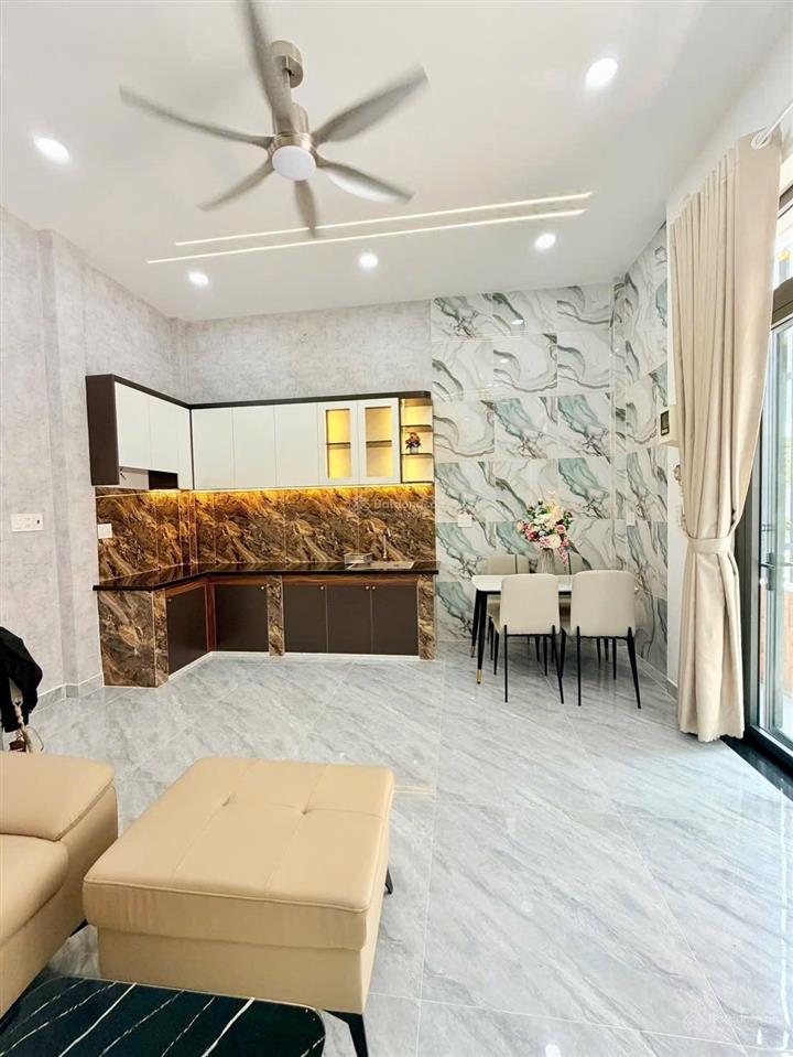 Lên sóng căn nhà góc 2 mt hẻm 8m đúc 1 lầu 3pn full nt