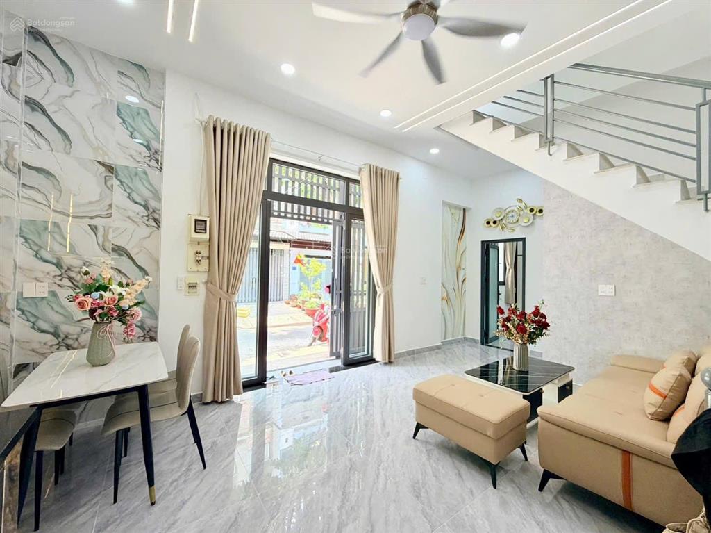 Lên sóng căn nhà góc 2 mt hẻm 8m đúc 1 lầu 3pn full nt