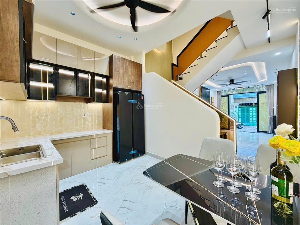 Lên sóng nhà 3 tấm full nội thất hẻm 6m thông lê văn thọ gần chợ, trường