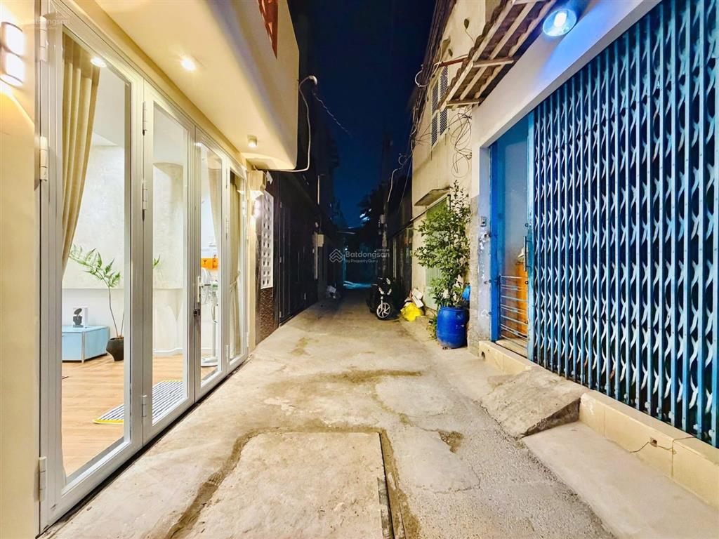 Lên sóng căn nhà ngay nguyenec oanh p17 đúc 1 lầu full nội thất