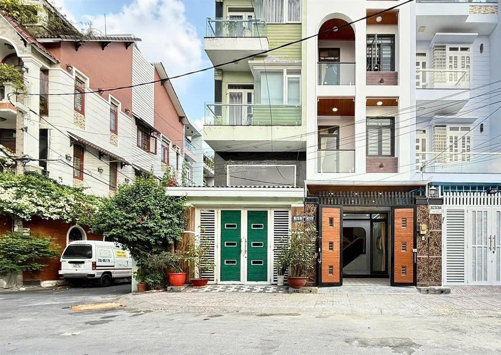 Bán nhà hẻm xe hơi 4x17m đúc 3 lầu sát emax2 nhà mới full nội thất
